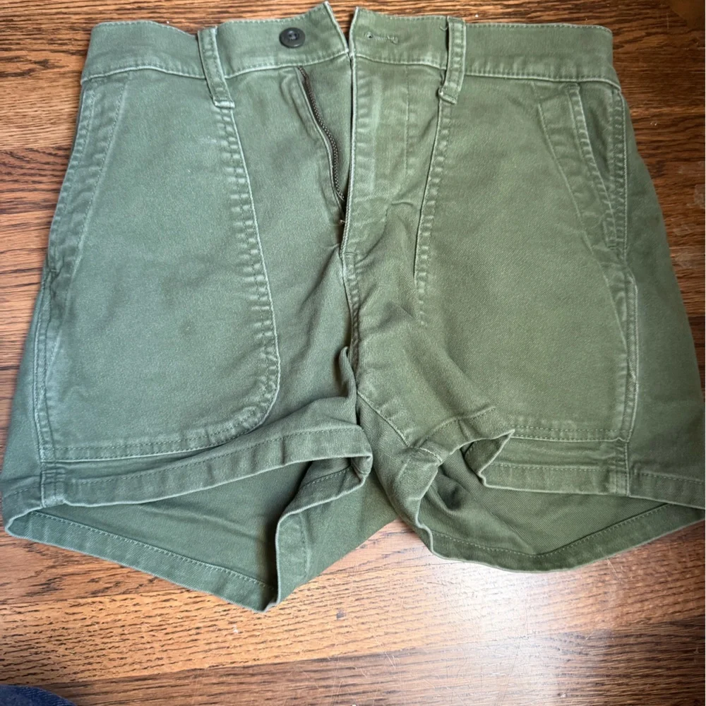 Madewell Forest Green Shorts - Picture 1 of 3